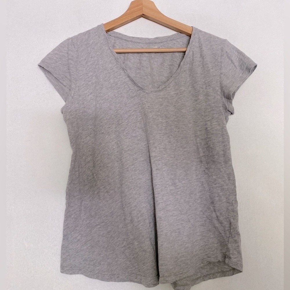 GAP GRAY SCOOP NECK SOFT TEE SHIRT SIZE SMALL